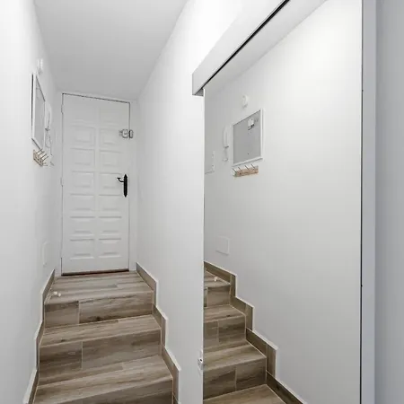 Fully Refurbished Holiday Apartment With Terrace