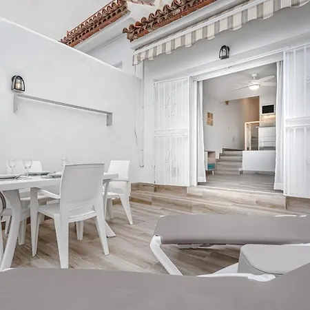 Apartment Fully Refurbished Holiday Apartment With Terrace Costa Adeje (Tenerife)