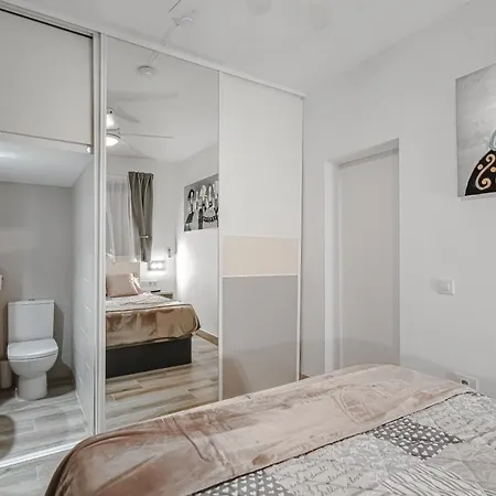 Fully Refurbished Holiday Apartment With Terrace Costa Adeje (Tenerife)